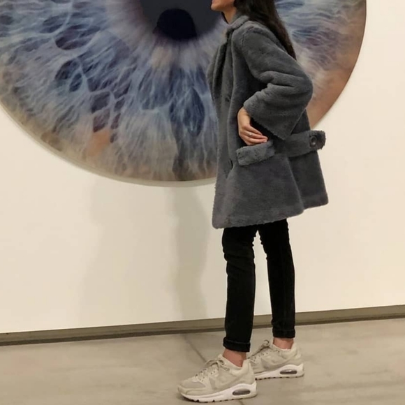 Cute faux fur grey coat, perfect for winter and fall - Picture 2 of 5